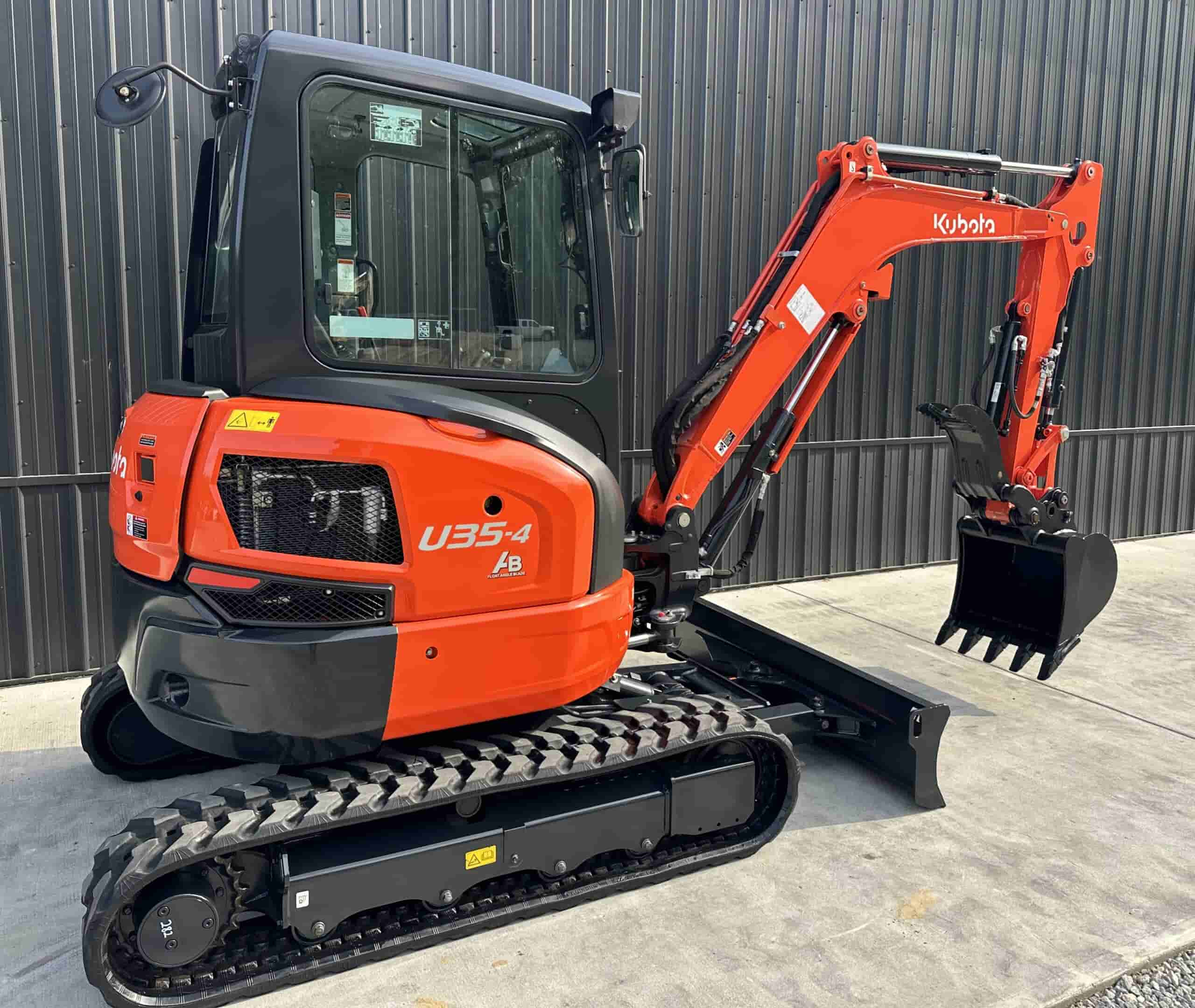 2021 KUBOTA U35-4
